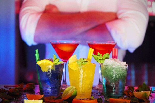Bartender – Great Tips! – Instant Hire – 21+ – Sports Bar